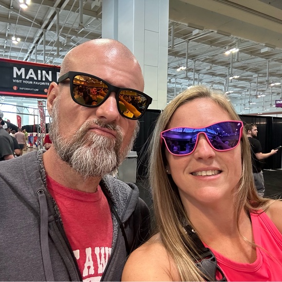 Meet your Posher, Nichole - Picture 1 of 4